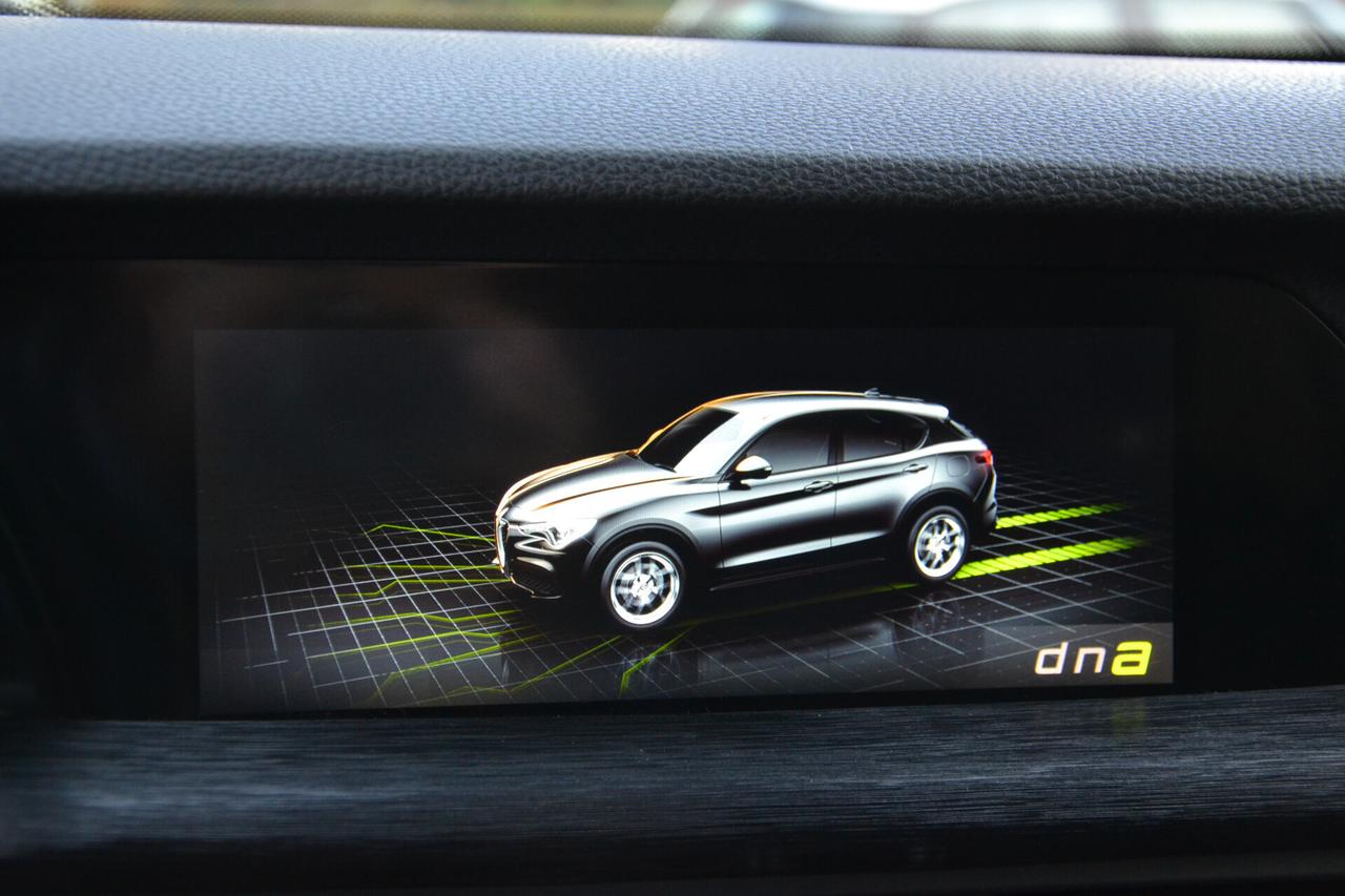 Alfa Romeo Stelvio 2.2 160CV AT8 SUPER F1+FULL LED+NAV+RCAM+PRIVACY