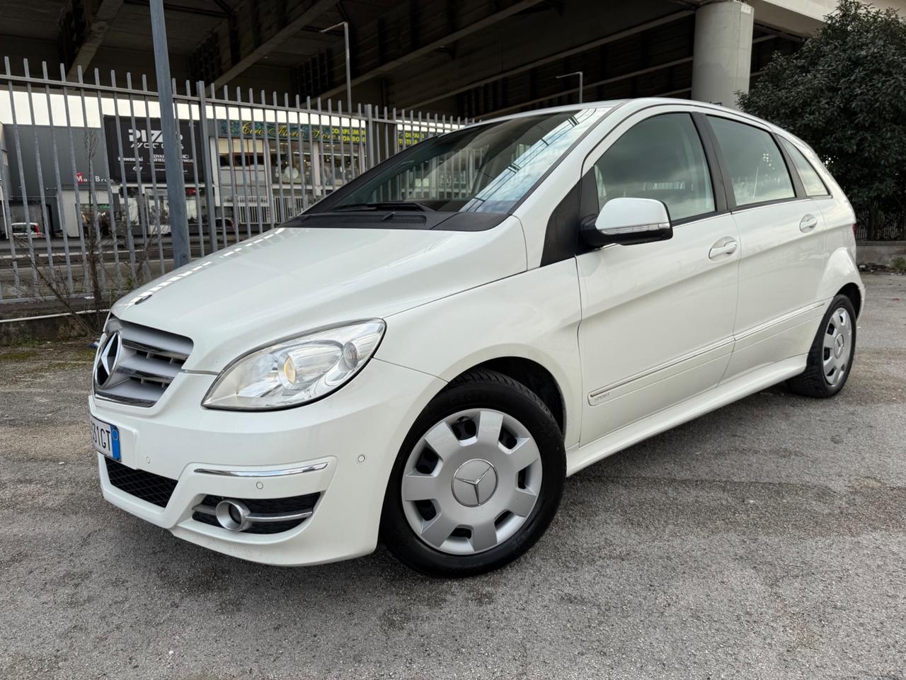 Mercedes-benz B 200 Restayling Premium Full Perfetta