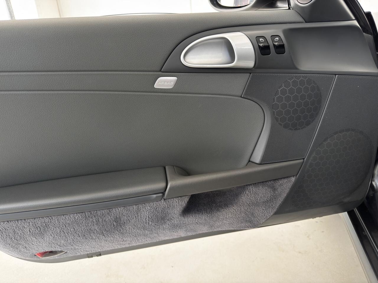 Porsche Boxster 2.7 24V solo 31519 km