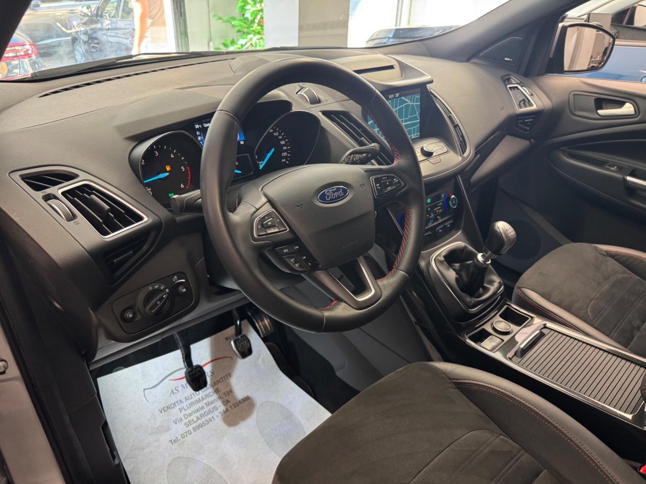 Ford Kuga 1.5 TDCI 120 CV 2WD ST-Line