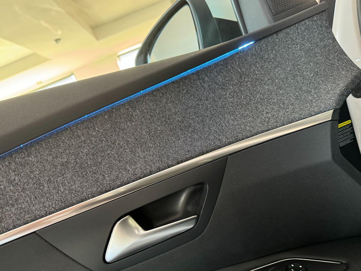 PEUGEOT 3008 1.6 BlueHDi 120cv Allure Tetto Pelle