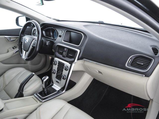 VOLVO V40 Cross Country D2 Volvo Ocean Race