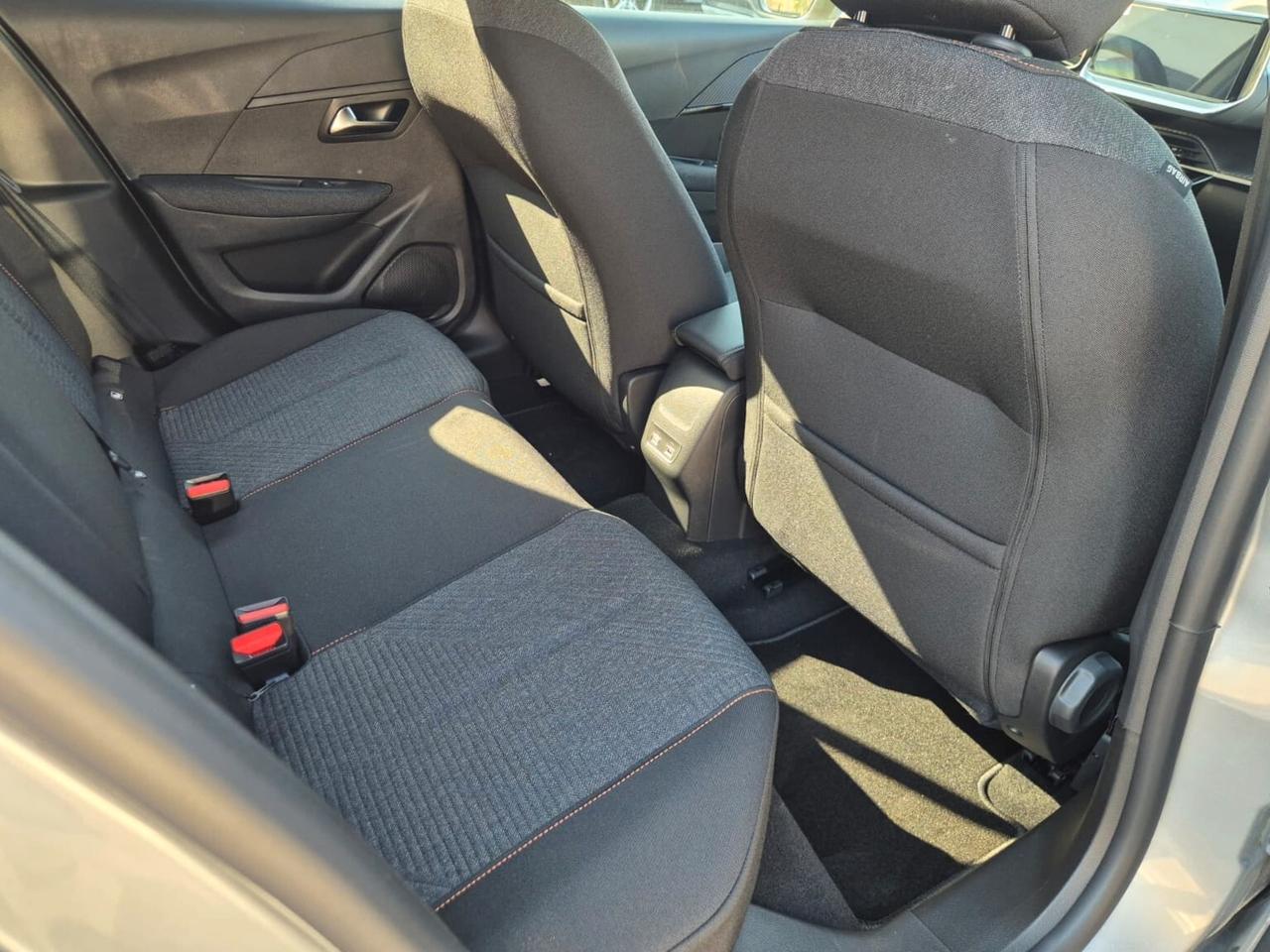 Peugeot 208 1.2 100CV Business Km0