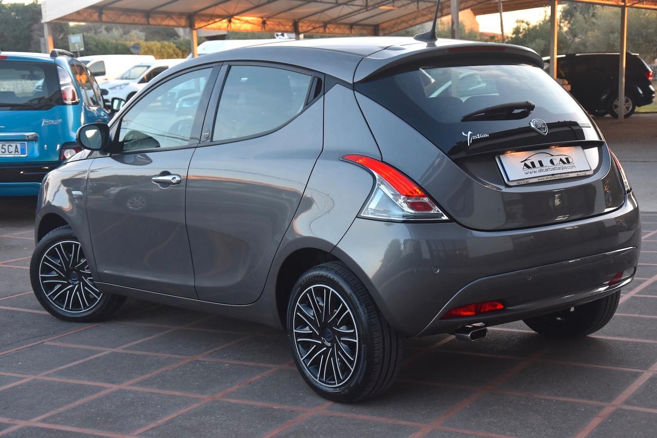 Lancia Ypsilon 1.0 Hybrid Gold