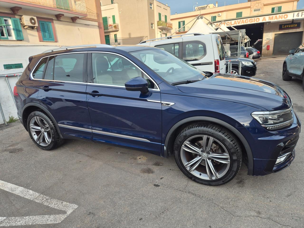 Volkswagen Tiguan 2.0 BiTDI SCR DSG 4MOTION Executive R-Line BMT