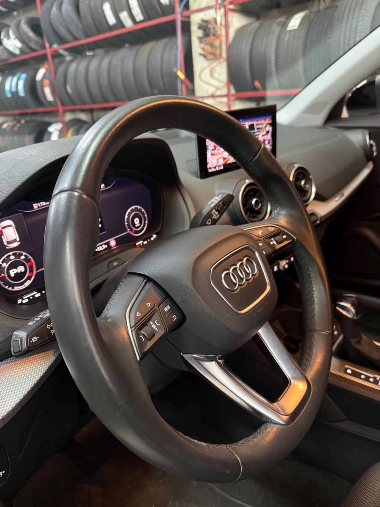 Audi Q2 30 TDI S tronic IDENTITY BLACK COCKPIT MATRIX