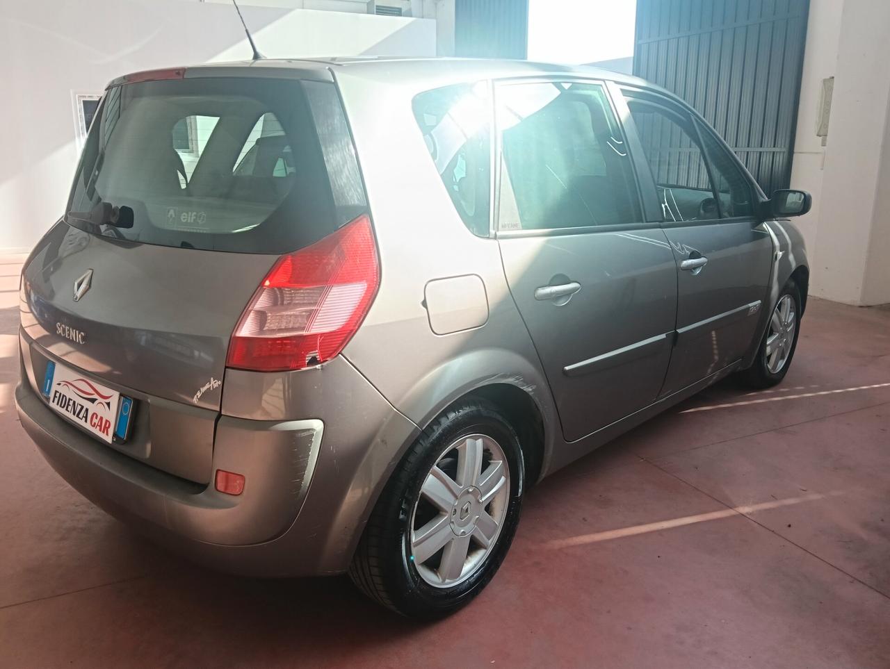 Renault Scenic Scénic 1.9 dCi Confort Authentique