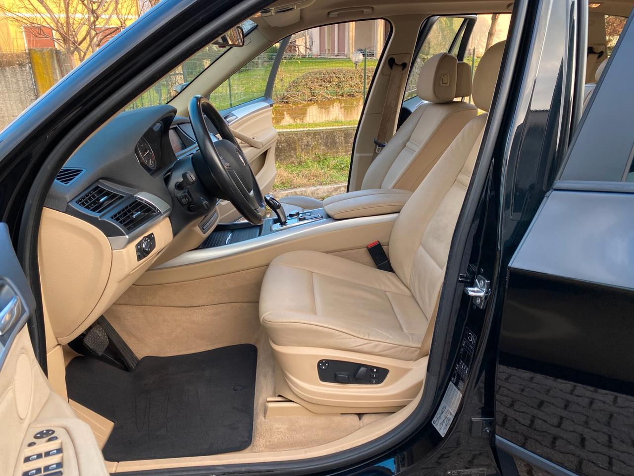 Bmw X5 3.0d 7Posti Gancio Traino Navi