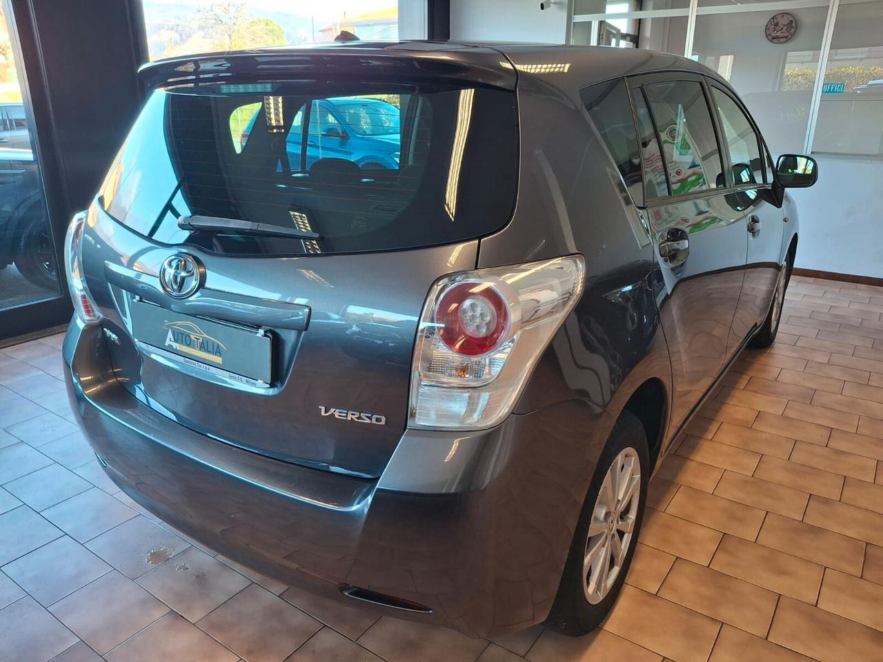 Toyota Verso 2.0d Active *7 POSTI