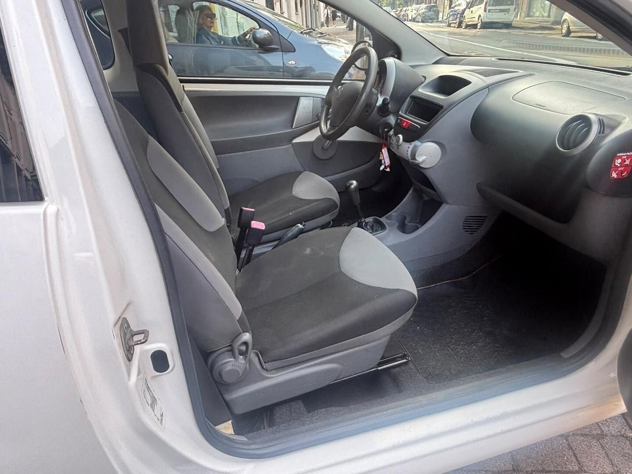 PEUGEOT 107 1.0 68 CV