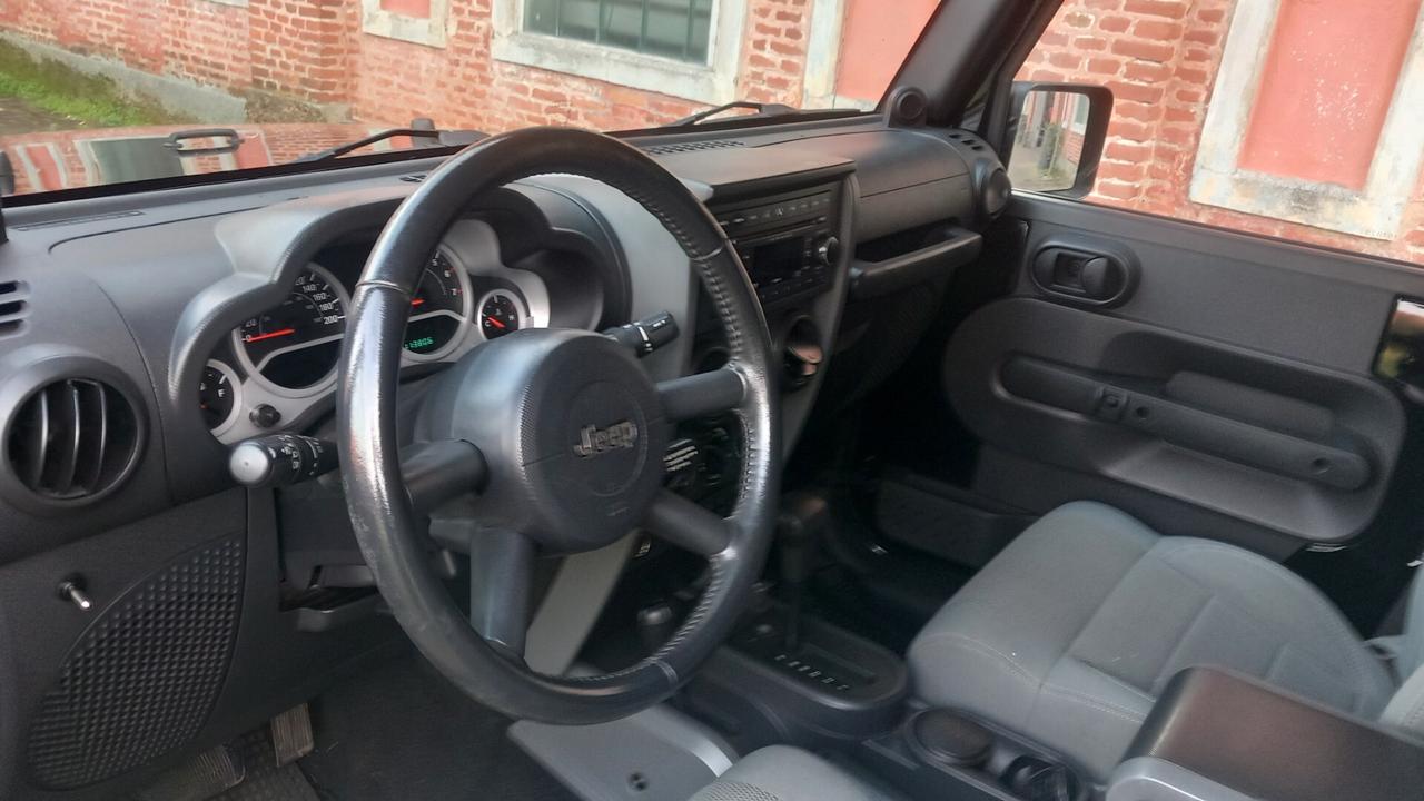 Jeep Wrangler 3.8 Sahara Auto GPL