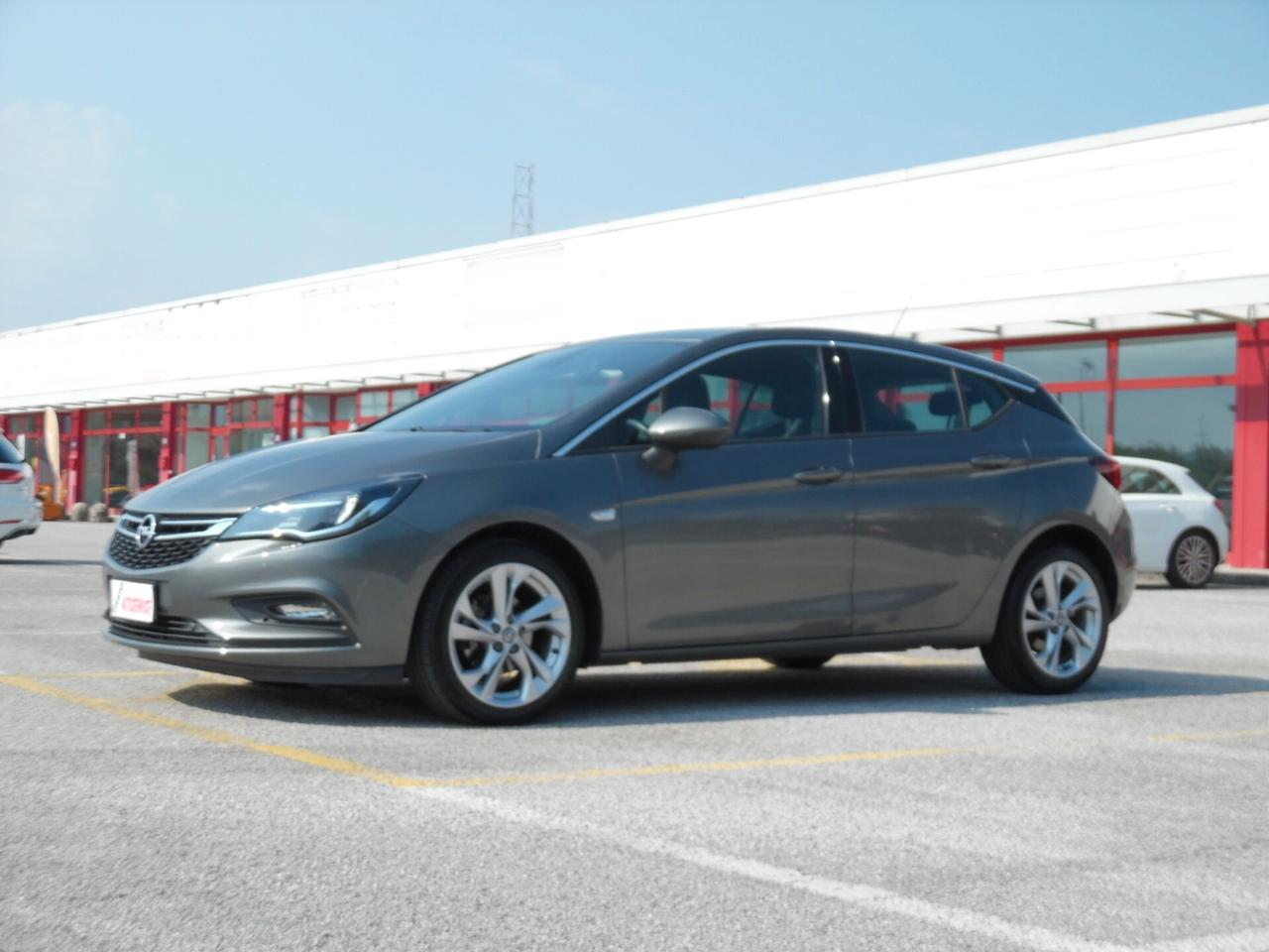 Opel Astra 1.6 CDTi Berlina 5 porte Dynamic