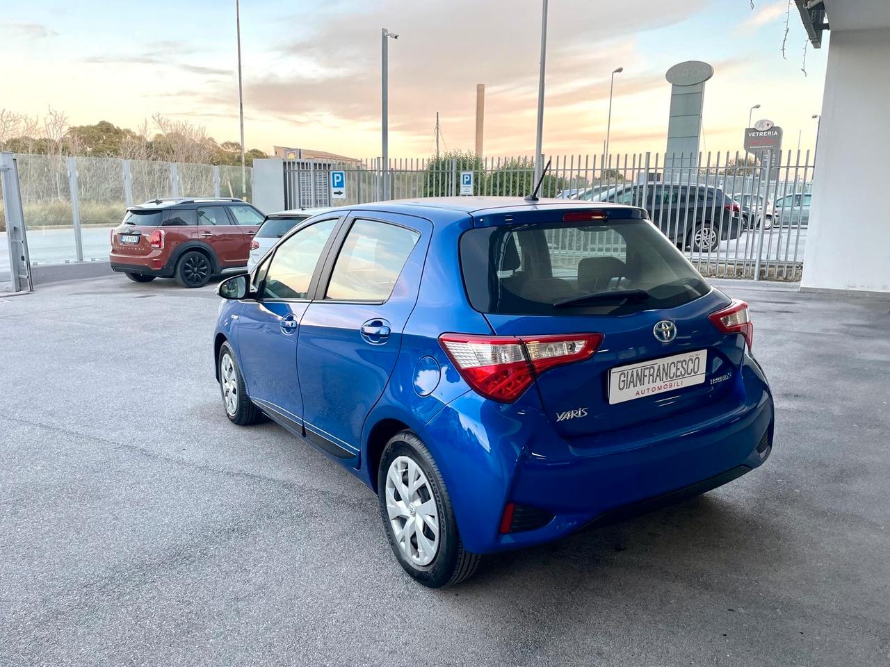 Toyota Yaris 1.5 Hybrid 5 porte Active