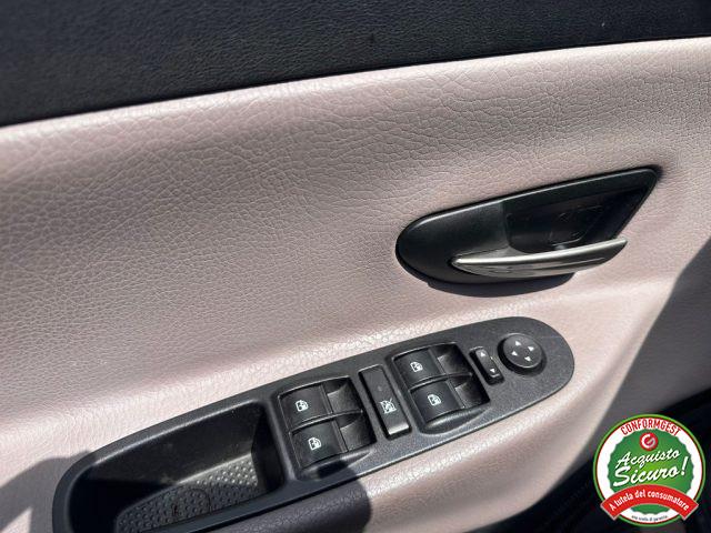 LANCIA Ypsilon 1.2 69 CV 5 porte Elle