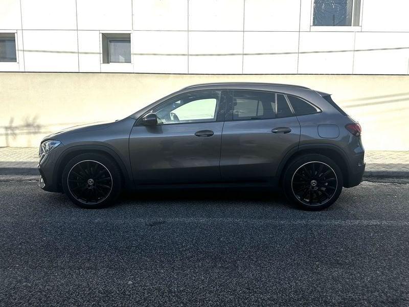 Mercedes-Benz GLA GLA 180D in allestimento Premium / AMG Line