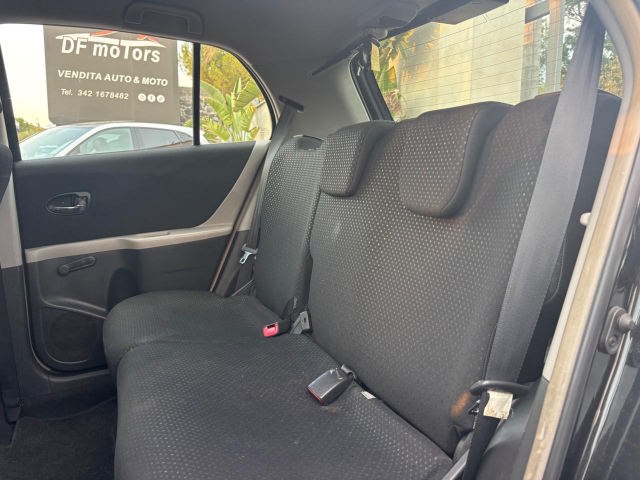 Toyota Yaris 1.3 5 porte Sol-2011