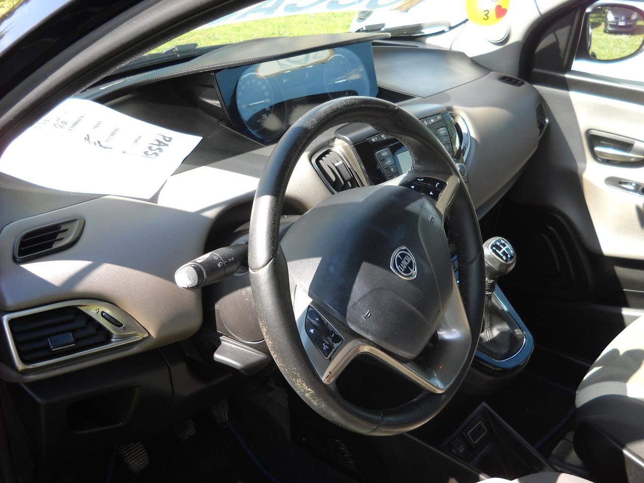 Lancia Ypsilon 1.3 MJT 16V 95 CV 5 porte S&S Silver