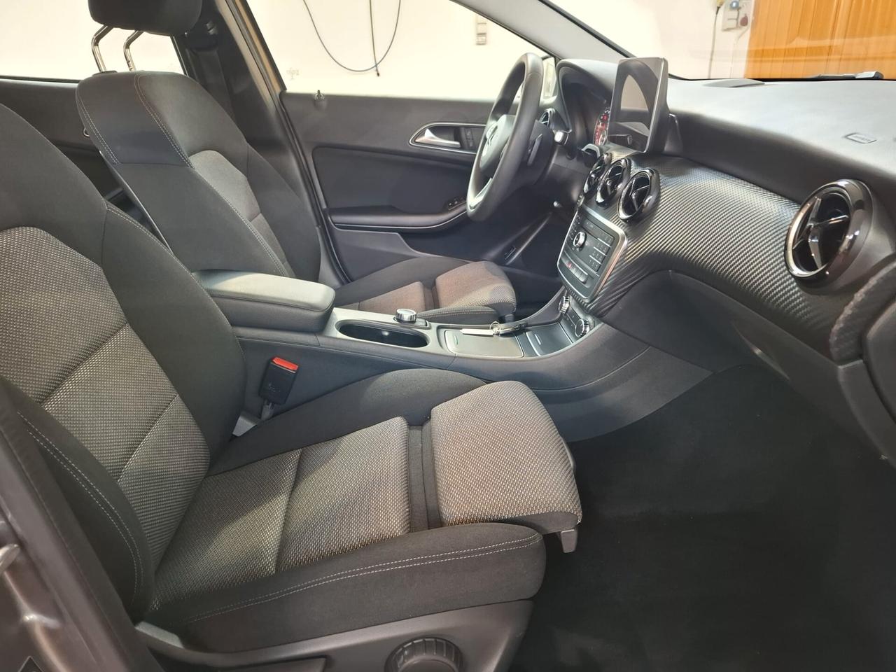 Mercedes-benz GLA 180 d Automatic Premium full optional