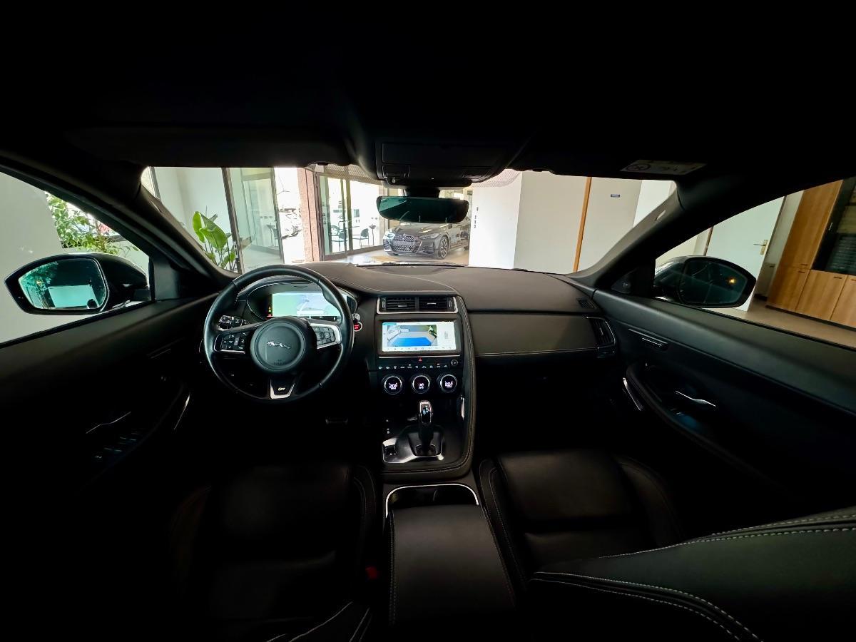 JAGUAR E-pace2.0D 150CV AWD aut. R-Dynamic IVA ESPOSTA