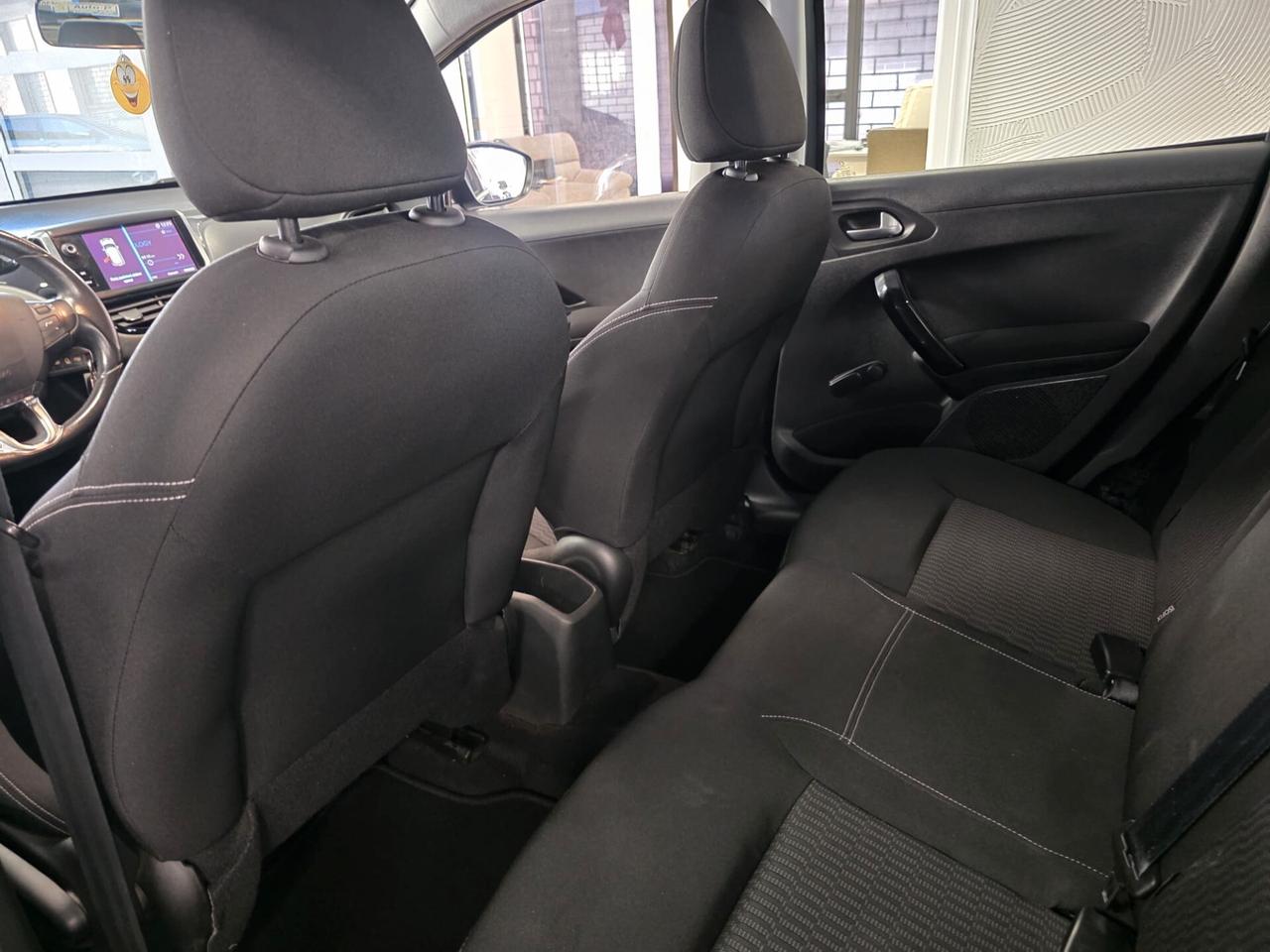 Peugeot 208 PureTech 82 5 porte Allure