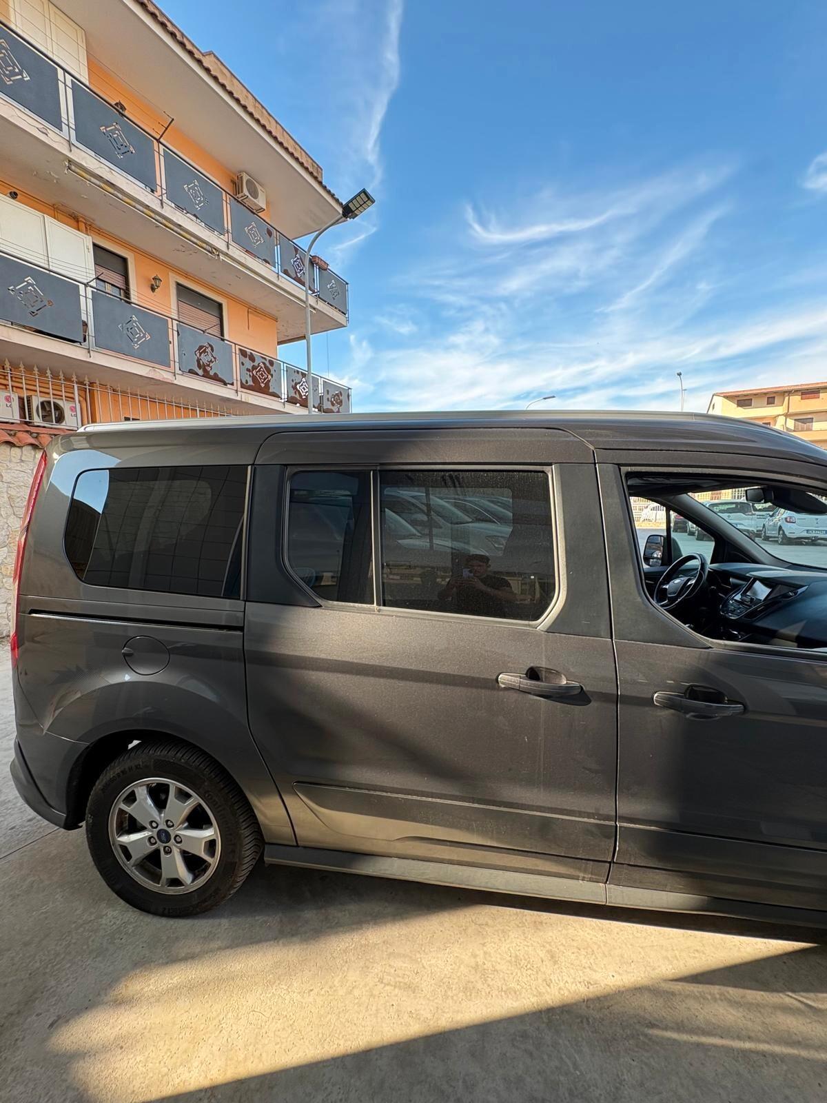 Ford Tourneo Connect Connect7 1.5 TDCi 120 CV Titanium 2016