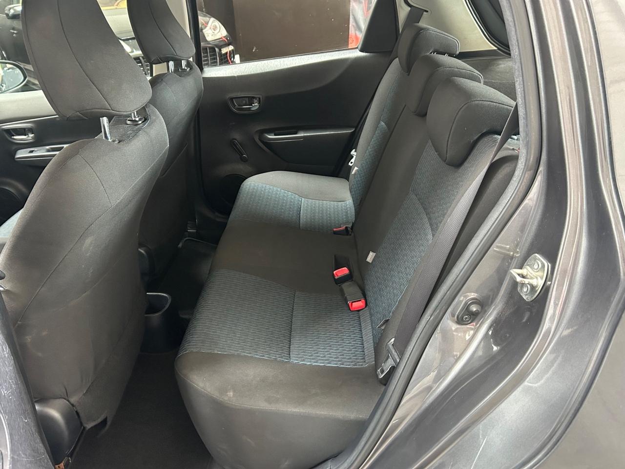 Toyota Yaris 1.3 5 porte Style 100cv neopatentati