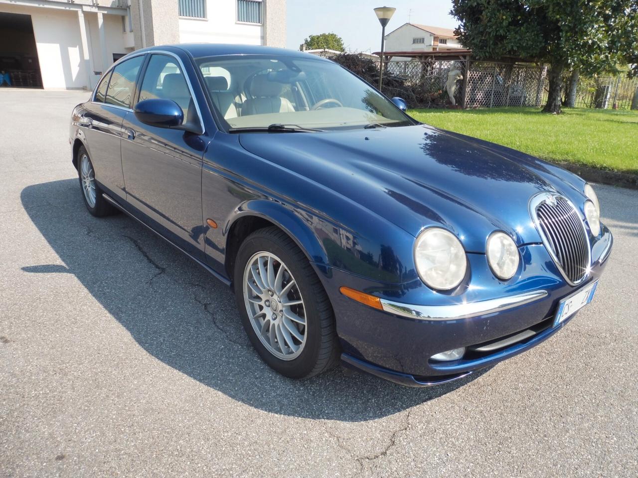 Jaguar S-Type 2.5 V6 Executive