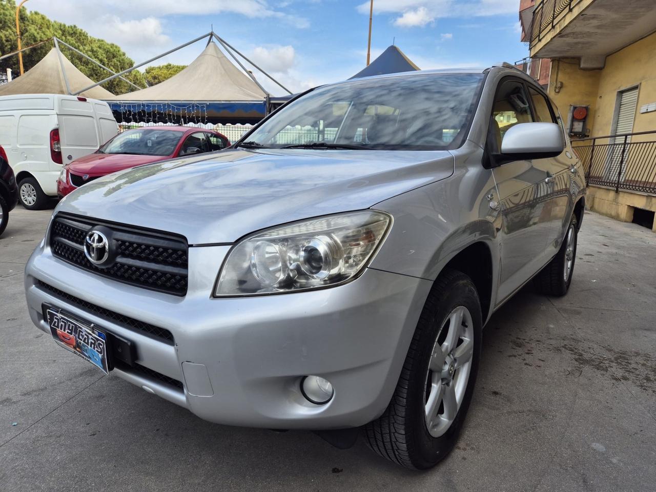 Toyota RAV4 2.2 D-4D 136 CV Luxury