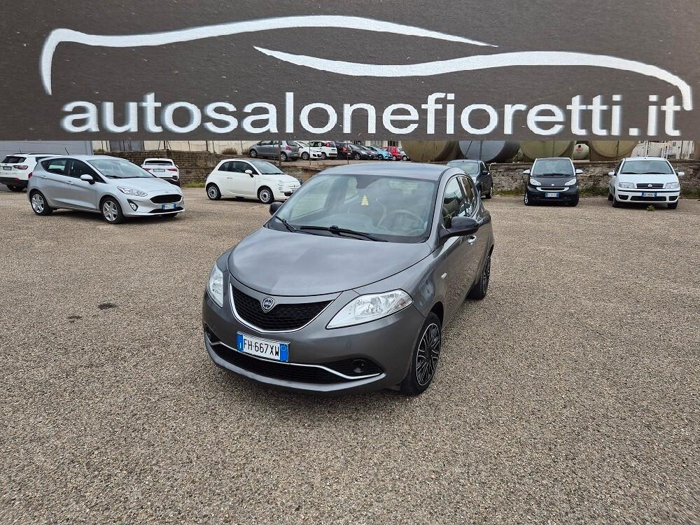 Lancia Ypsilon 1.2 69 CV 5 porte Gold