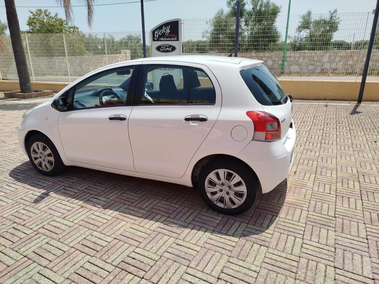 Toyota Yaris 1.0 5 porte Now GPL