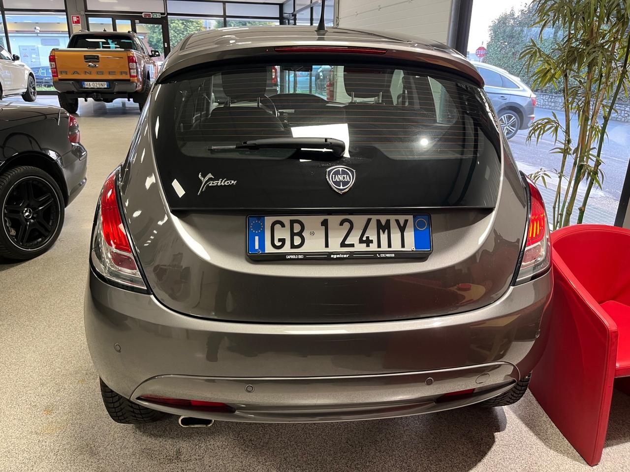 Lancia Ypsilon 1.2 69 CV 5 porte Black and Noir