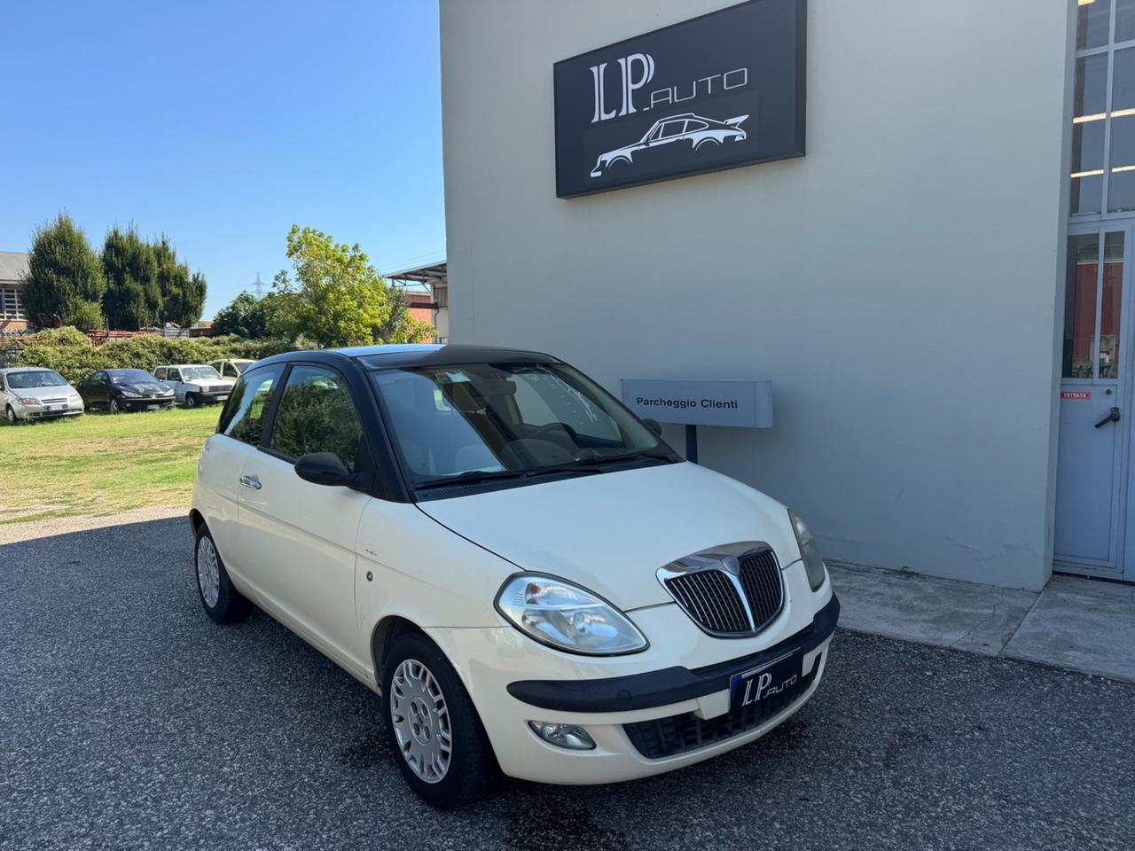 Lancia Ypsilon 1.4 Oro Giallo