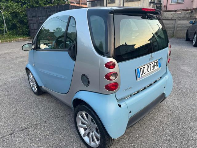 SMART ForTwo Stupenda. Bellissima 700 coupé grandstyle (45 kW)