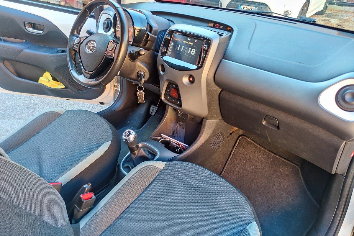 TOYOTA Aygo Connect 1.0 VVT-i 72 CV 5 porte x-fun