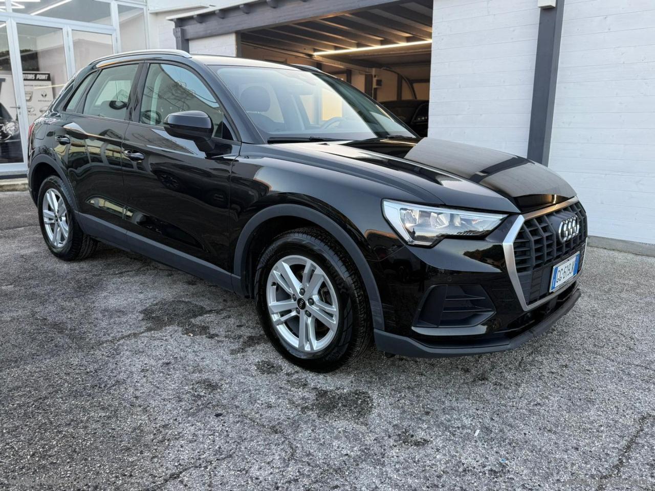 AUDI Q3 35 TDI Business