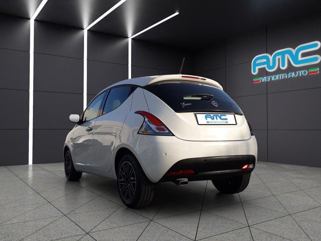 Lancia Ypsilon 1.0 FireFly 5 porte S&S Hybrid Alberta Ferretti