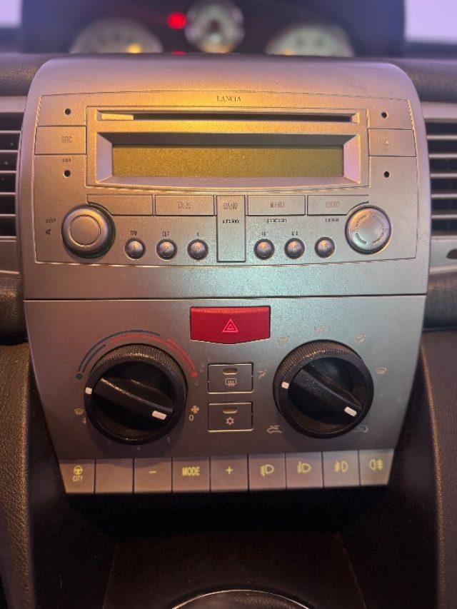 LANCIA Ypsilon 1.2 16V Platino