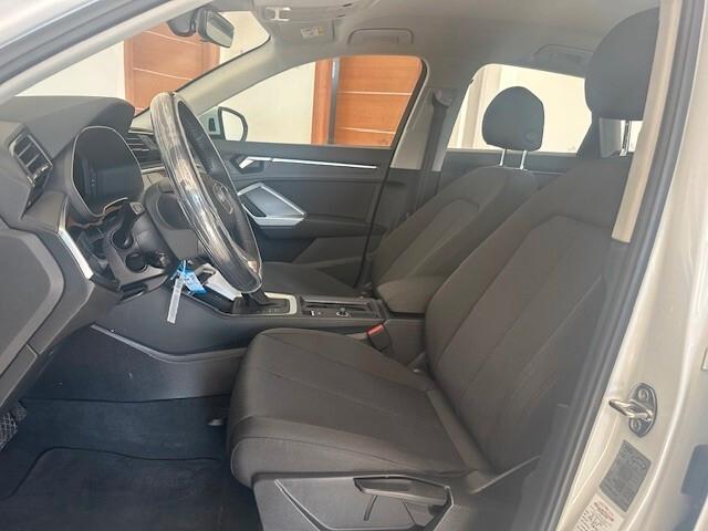 Audi Q3 35 TDI S tronic Business