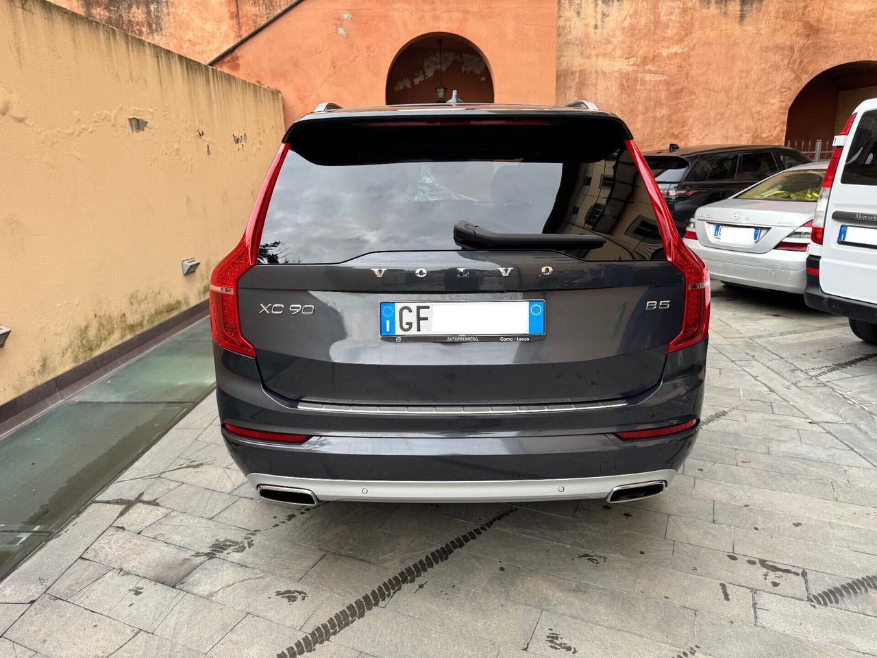 Volvo XC 90 B5 (d) AWD automatico 7 posti Momentum Pro