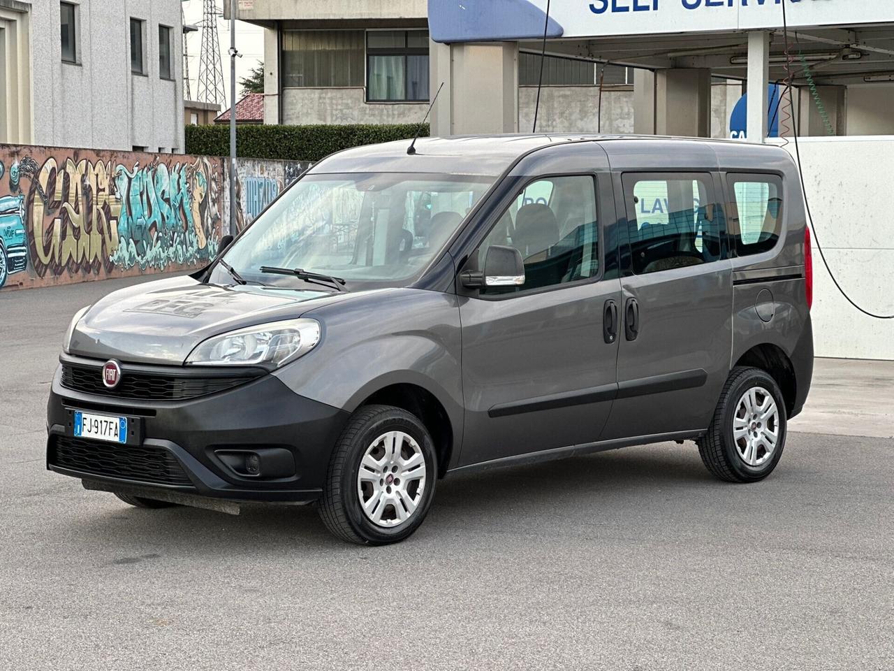 Fiat doblo 5 posti autocarro