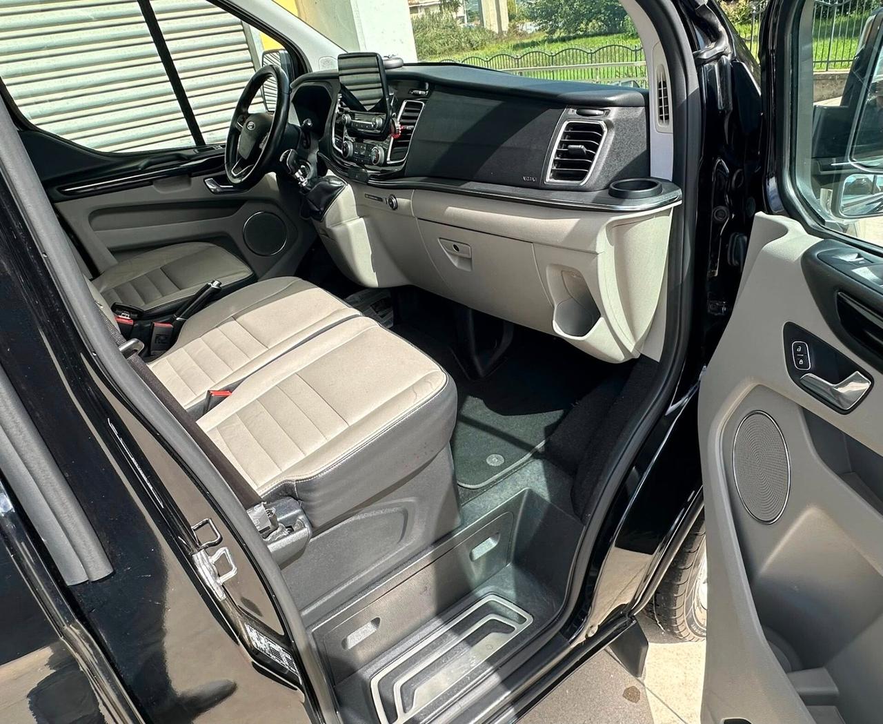 Ford Tourneo Custom 310 2.0 TDCi 170CV PC Titanium