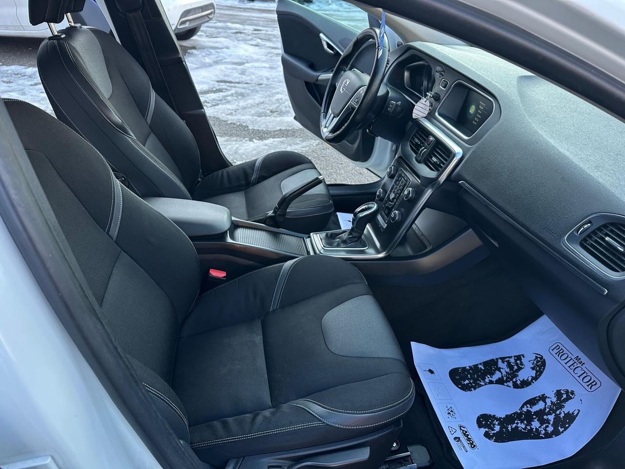 Volvo V40 D2 1.6 Geartronic r-design 2015