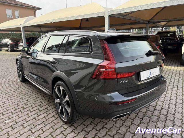 VOLVO V60 Cross Country 2.0 b4 awd CERCHI 20'' IVA ESP UNICO PROPRIETARIO