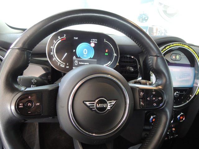 MINI Cooper 1.5 Cooper Essential 5 porte