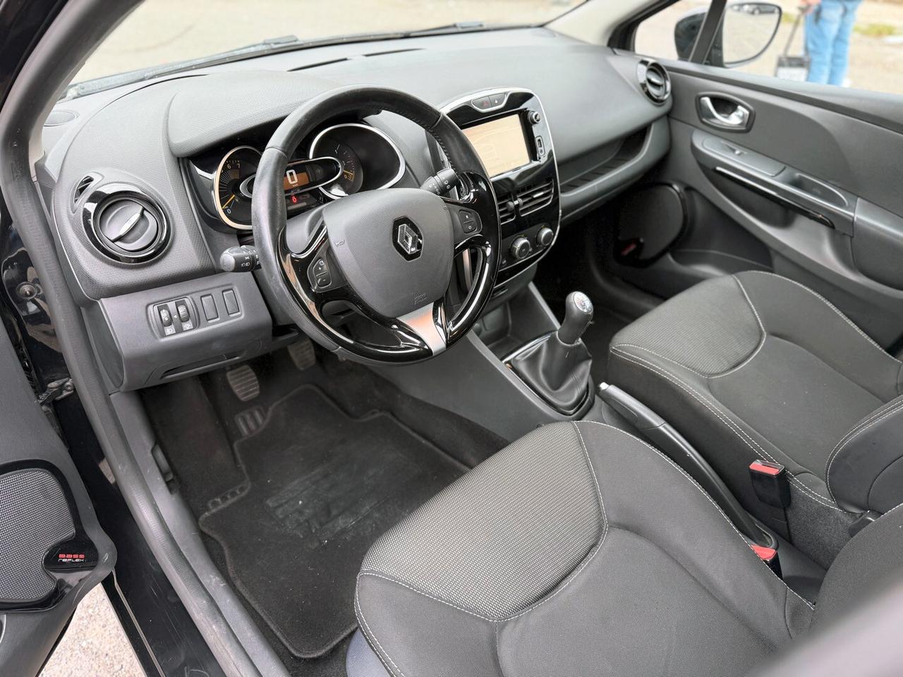 Renault Clio 1.2 75CV 5 porte - 2015 *NEOPATENTATI*GARANZIA*