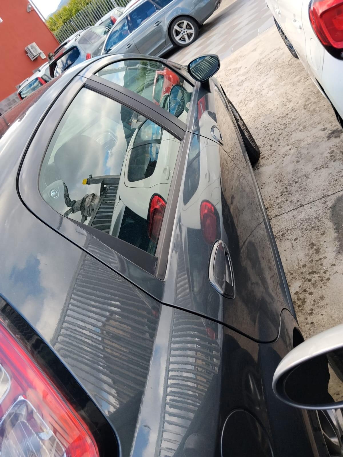 Fiat Punto 1.3 MJT II 75 CV 5 porte Virgin Radio