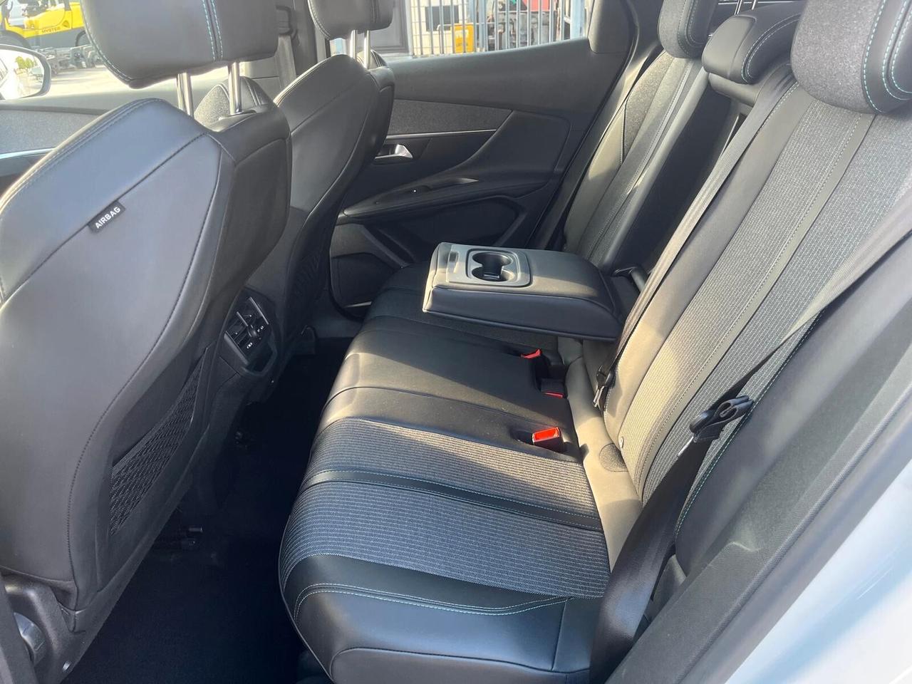 Peugeot 3008 BlueHDi 130 S&S Allure