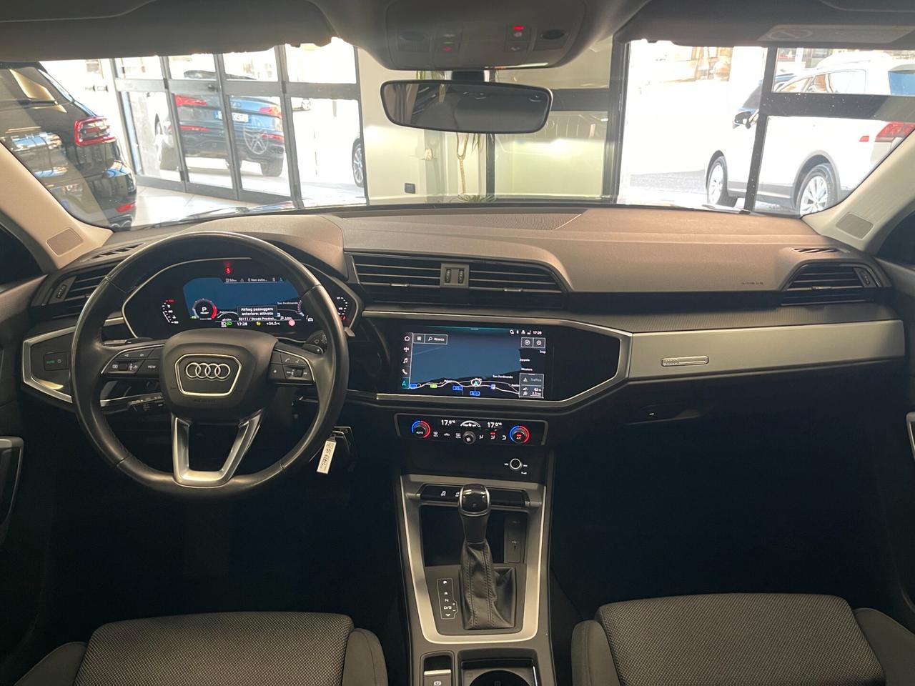 Audi Q3 2.0 TDI 150cv S line