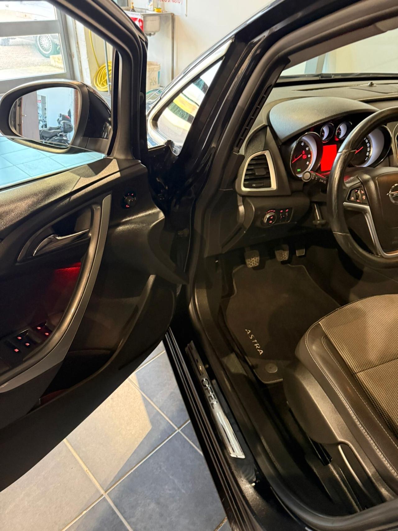 Opel Astra 1.4 Turbo 120CV - NEOPATENTATI - GARANZIA