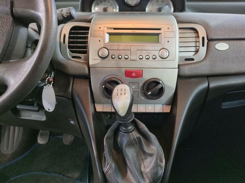 Lancia Ypsilon 1.2 69 cv Silver